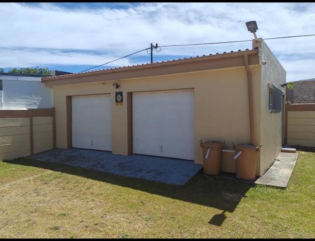 3 BEDROOM HOUSE FOR SALE IN SANDBAAI